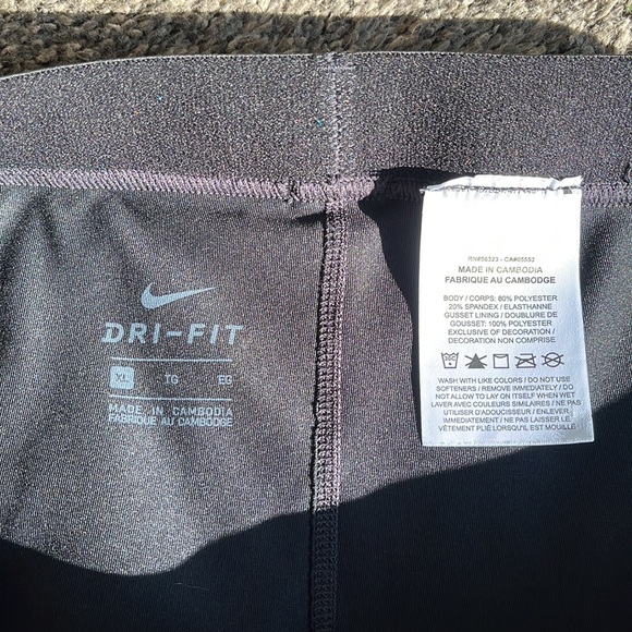 Nike Leggings - Picture 3 of 6